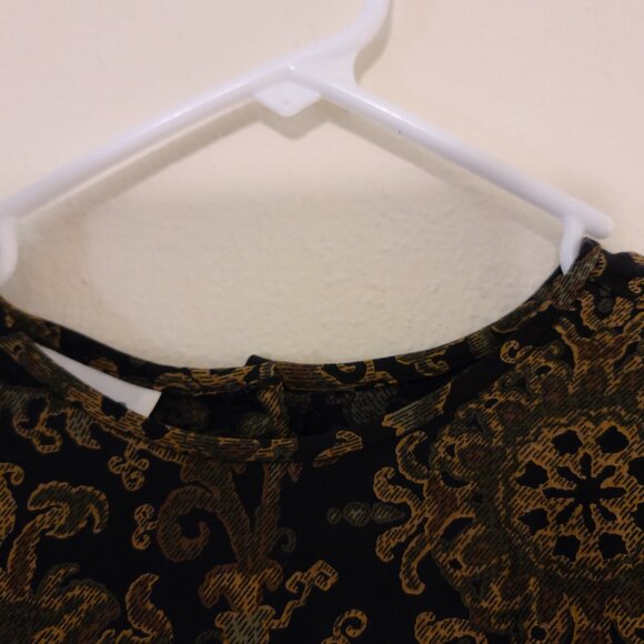 Rena Brown for Saville Petite Ladies 2 piece Top and Skirt. Ladies size 10P - Picture 4 of 10